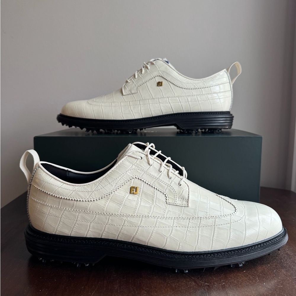FootJoy White Croc-Embossed Men’s Golf Oxfords with Black Sole